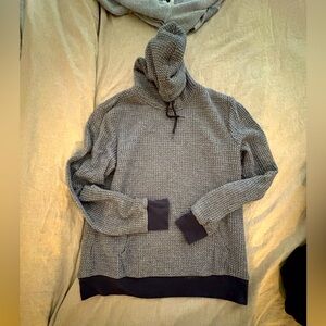 Old Navy Men's Navy & Cream Pullover Sweater